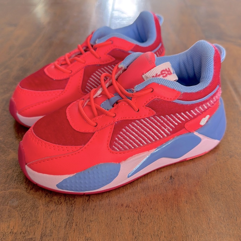 Pumas size 9C